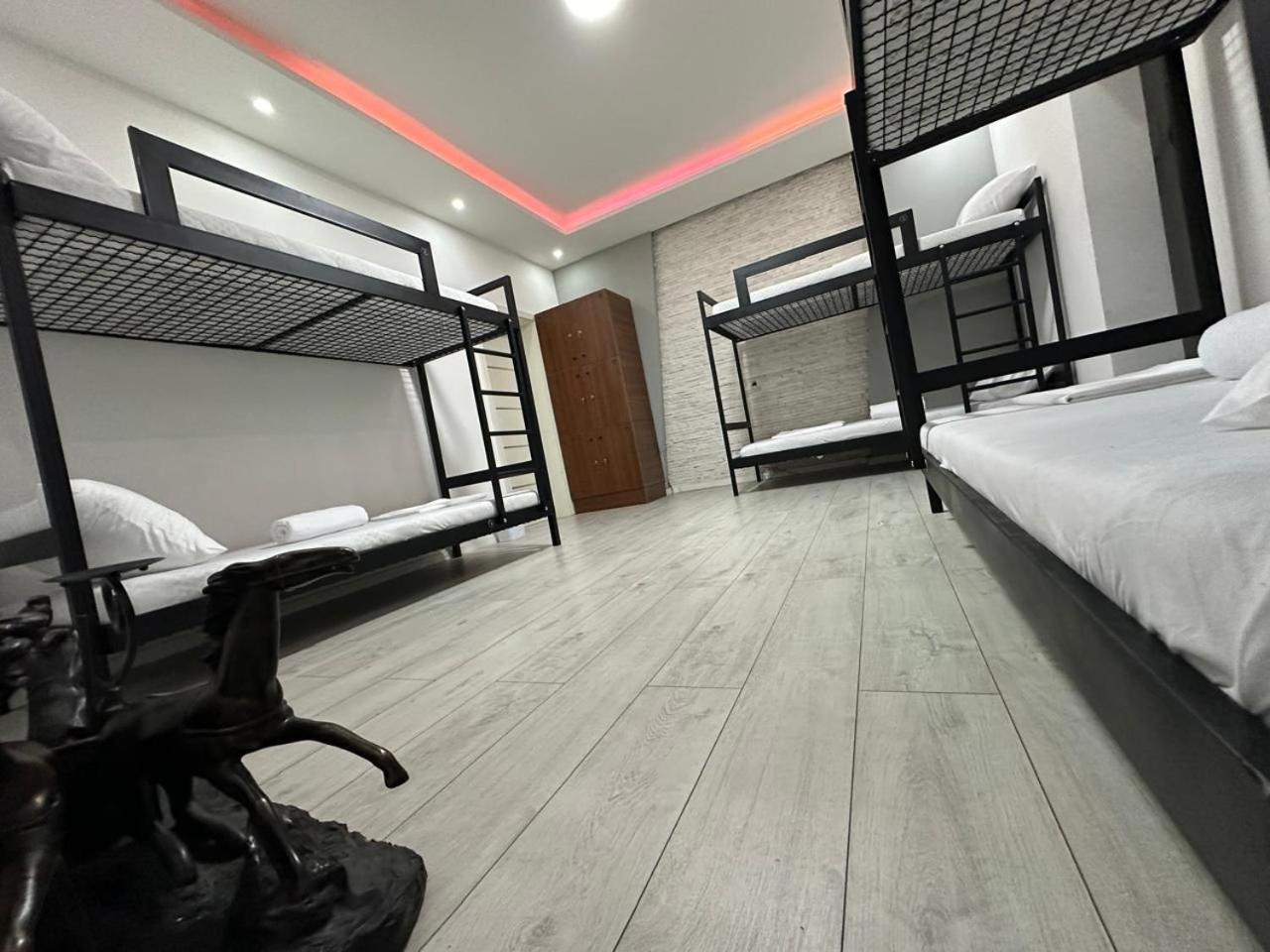 Shesh Hostel Pristina Exterior photo
